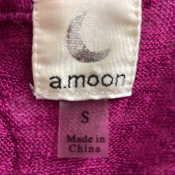 Magenta Cardigan with beautiful back detail - Picture 7 of 8